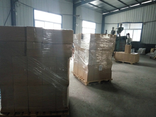 stretch film wrapping on box pallet